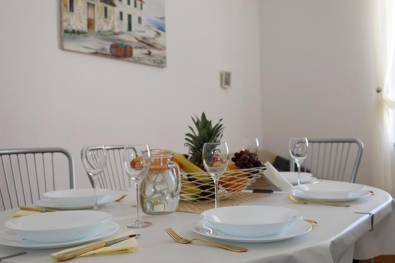 Apartman Dajana Supetar Exterior foto